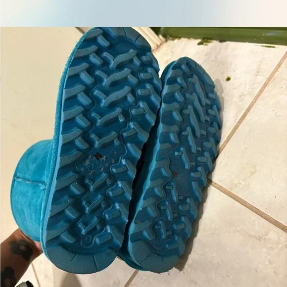 Bearpaw Suede Boots - Picture 4 of 4